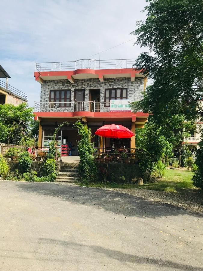 Hotel Sweetland Sauraha Exterior photo