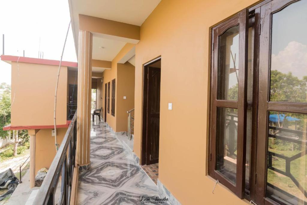 Hotel Sweetland Sauraha Exterior photo